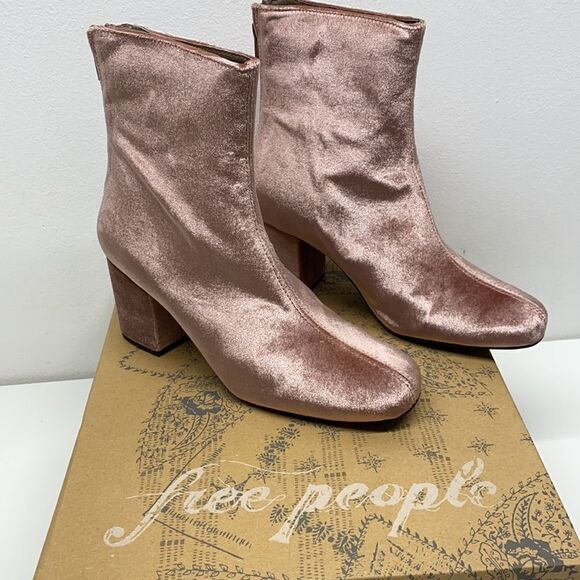 Free People Velvet Cecile Ankle Boots Pink Size 8 NWT - Picture 11 of 15